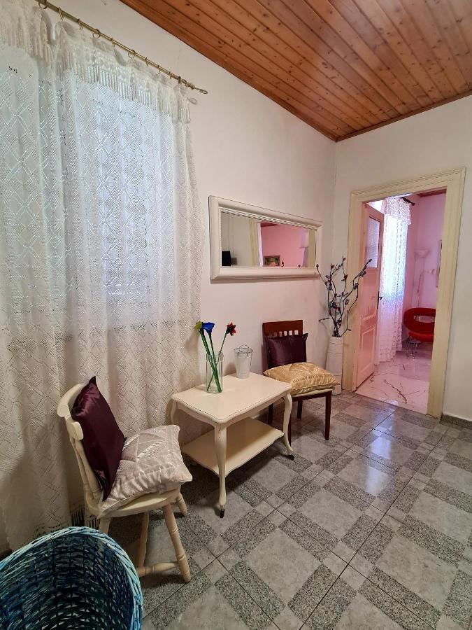 Yellow, Red & Blue Apartment سبليت المظهر الخارجي الصورة