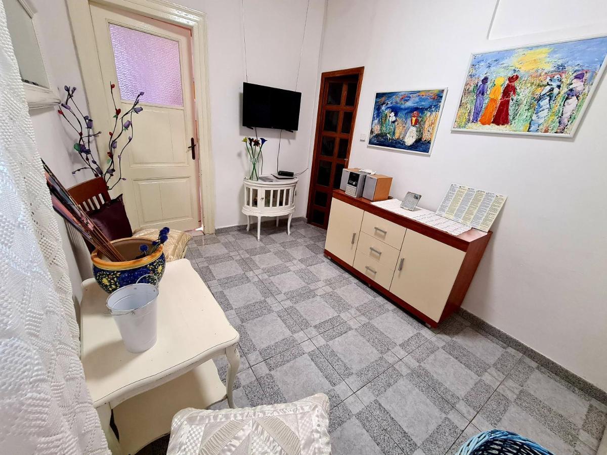 Yellow, Red & Blue Apartment سبليت المظهر الخارجي الصورة