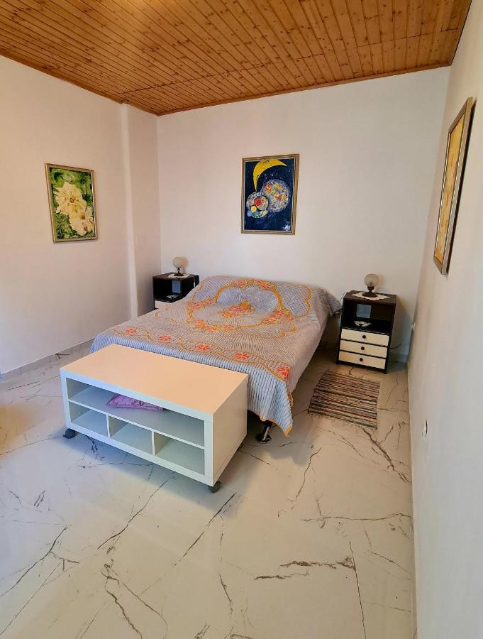 Yellow, Red & Blue Apartment سبليت المظهر الخارجي الصورة